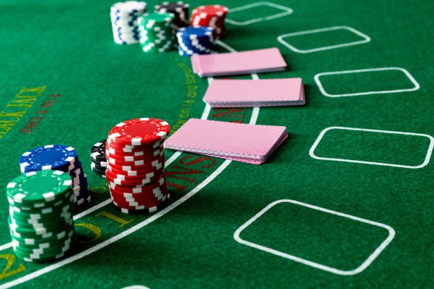Texas Hold'em Bonus dealer showing community cards